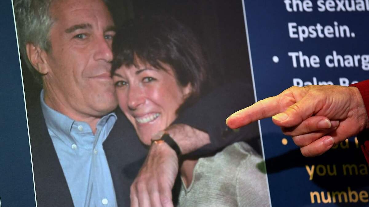 Mathilde Epstein Une bibliothèque éphémère sur l'affaire Epstein à New York | JDM