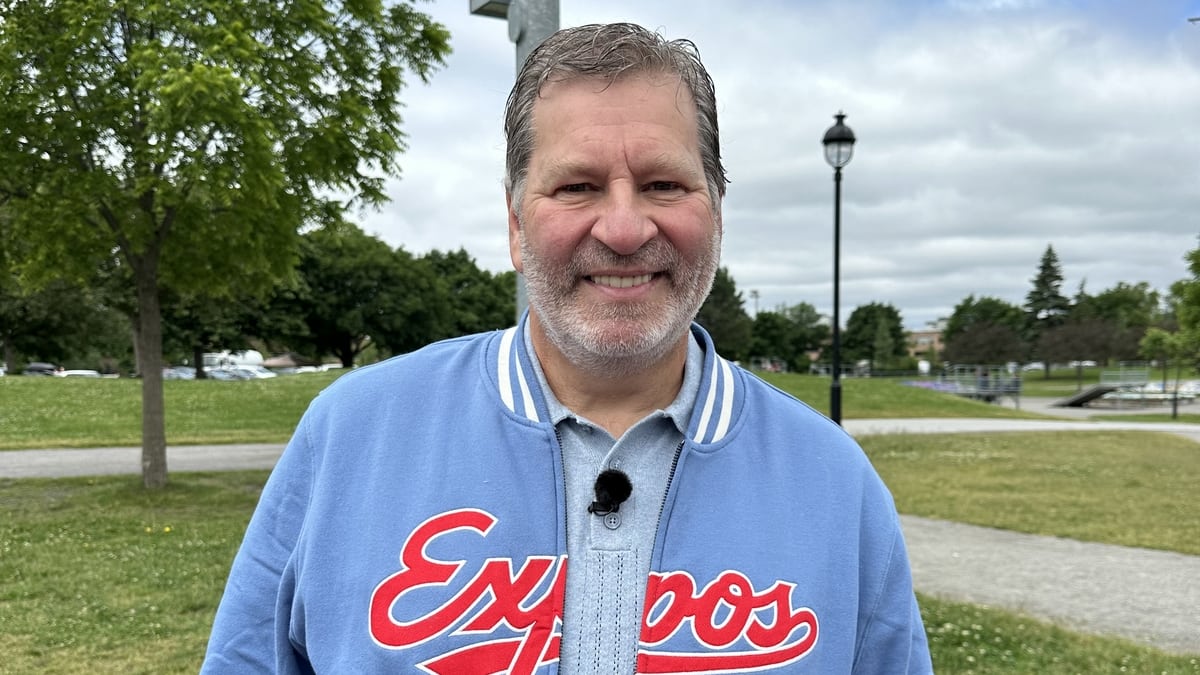 Mario Jean reçoit un billet d'argent