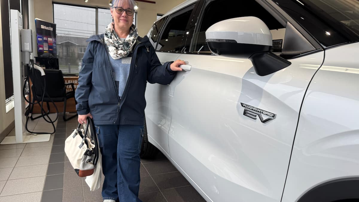 Prix de l’essence: deux fois plus de véhicules électriques immatriculés cette année en mars