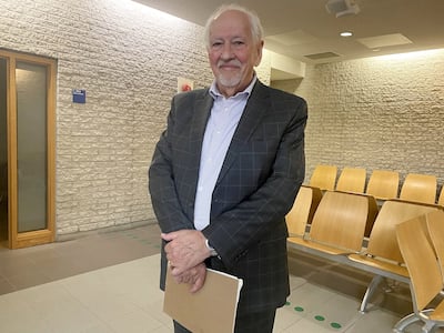 Andrée Prénovost, a su llegada al tribunal de Longueuil para presentar sus observaciones sobre la sentencia en su caso de fraude. Foto Agencia QMI, JOEL LEMAY