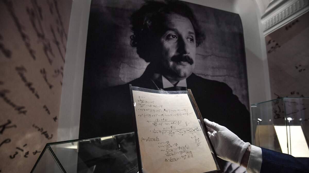 Un manuscrit d'Einstein bat des records aux enchères