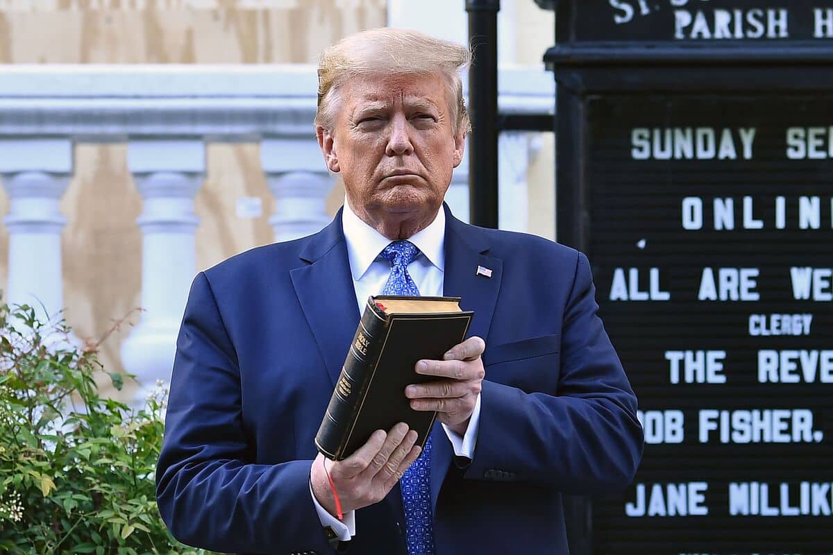 Un festival de la prière financé par Washington: Trump tenterait de redorer son image auprès des croyants