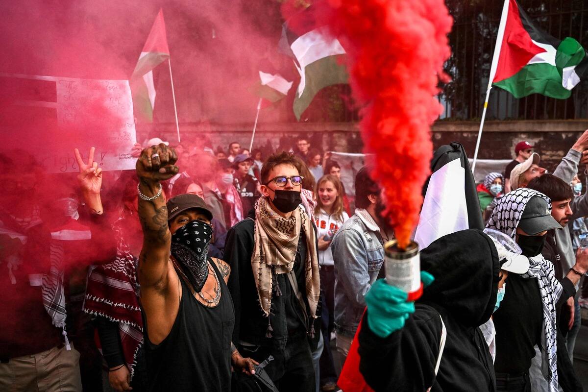 Eurovisión: En resumen, colgando entre los agentes de policía y los manifestantes propalestinianos