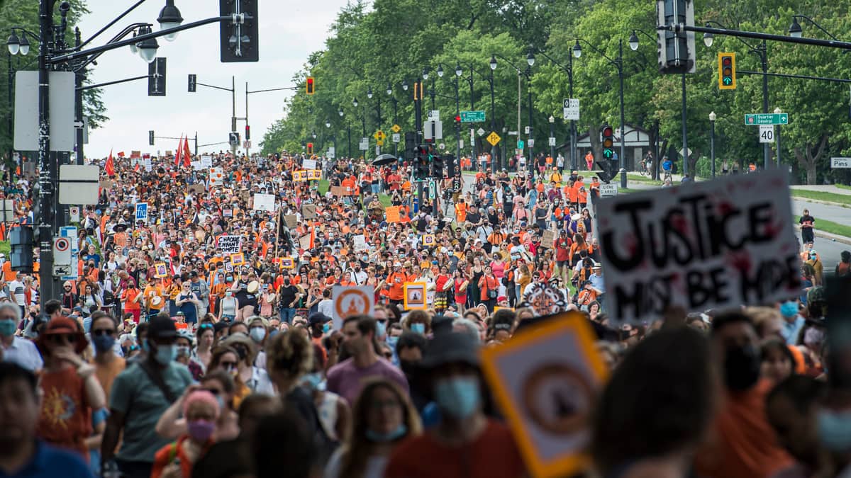 Une marche sous le thème de «Chaque enfant compte» à Montréal