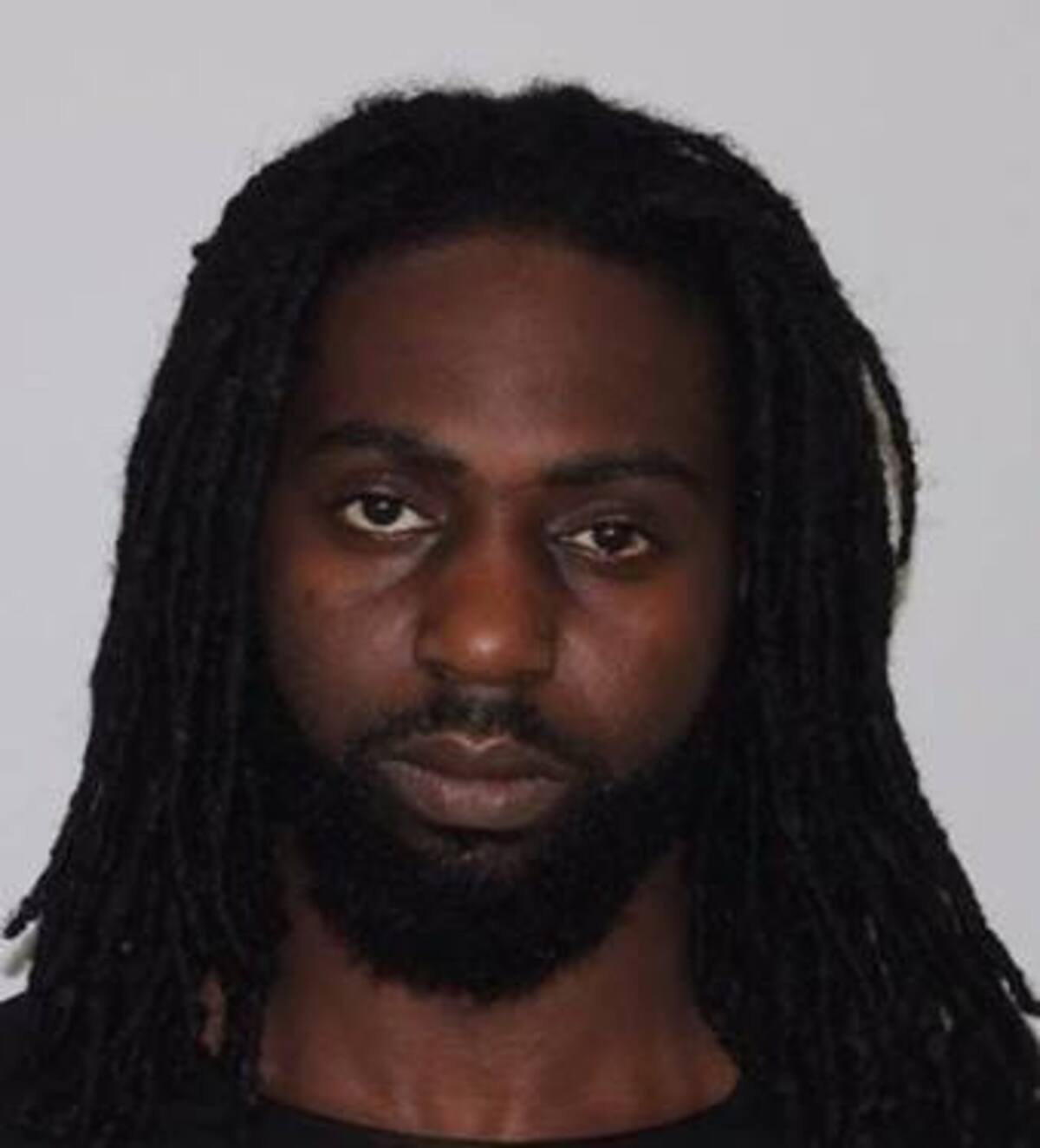 S&eacute;questration et agression arm&eacute;e: Un suspect recherch&eacute; &agrave; Laval