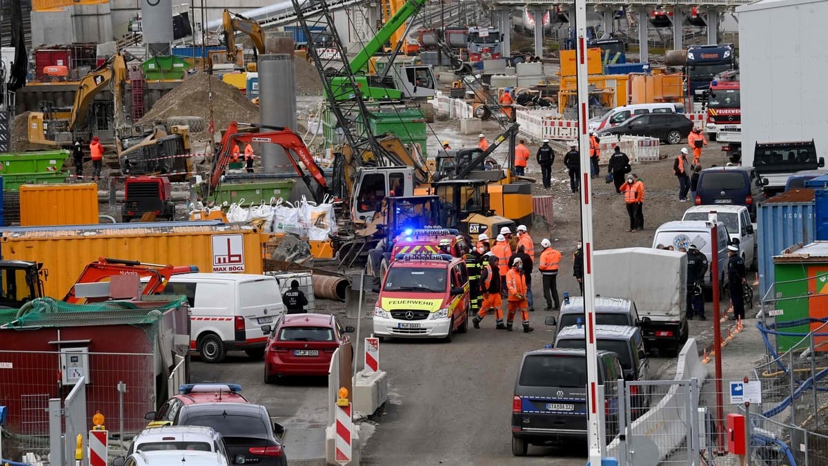 Eine Bombe aus dem Zweiten Weltkrieg explodiert auf einer Baustelle in Deutschland Eine Bombe aus dem Zweiten Weltkrieg explodiert auf einer Baustelle in Deutschland
