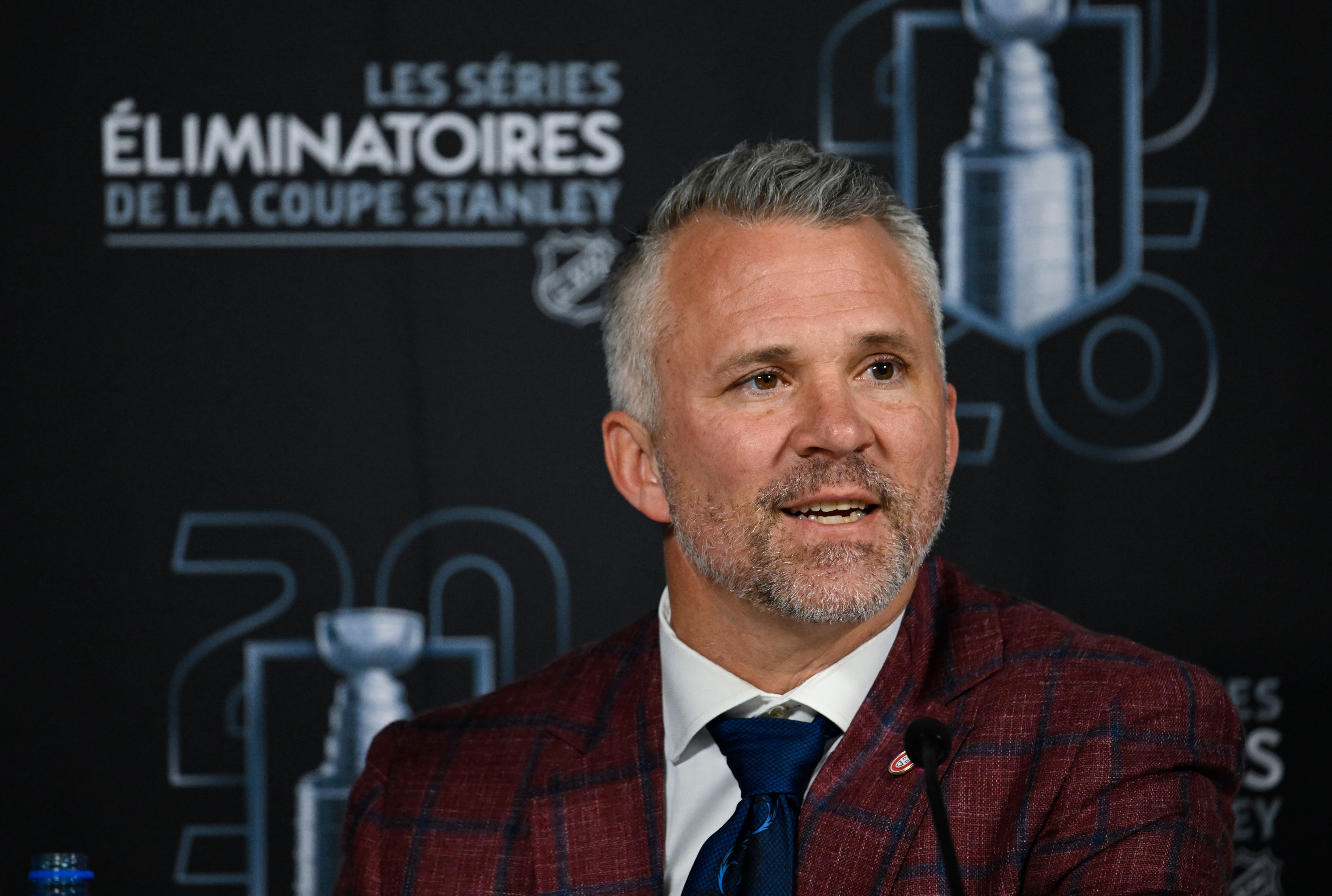 Qu’a donc dit Martin St-Louis à ses joueurs après la deuxième période: «Il est arrivé dans le vestiaire gonflé à bloc»