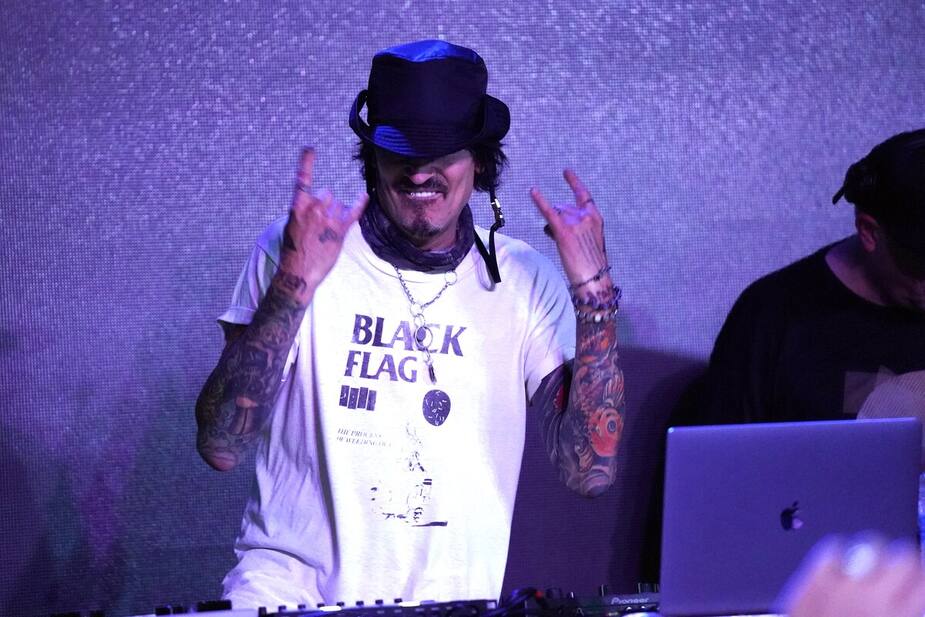 Image principale de l'article Tommy Lee montre son pénis sur Instagram