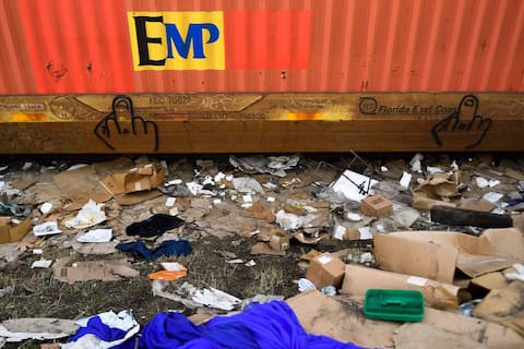 Fotos | Explosión de saqueo de vagones de carga en Los Ángeles