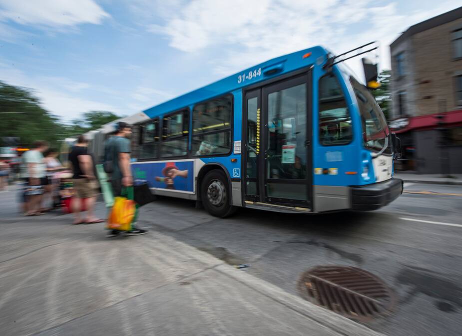 Image principale de l'article Bus de la STM : embarquement par l'avant dès lundi
