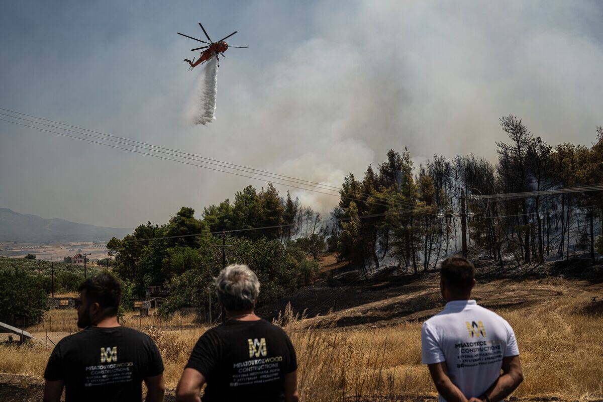 Les incendies continuent de faire rage en Grèce, qui attend l’aide de ...