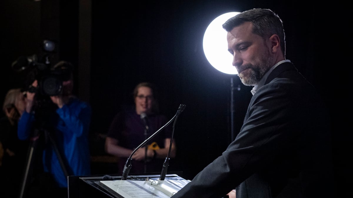 Gabriel Nadeau-Dubois démissionne de son poste de co-porte-parole de Québec solidaire: «Je suis usé», explique-t-il avec émotion