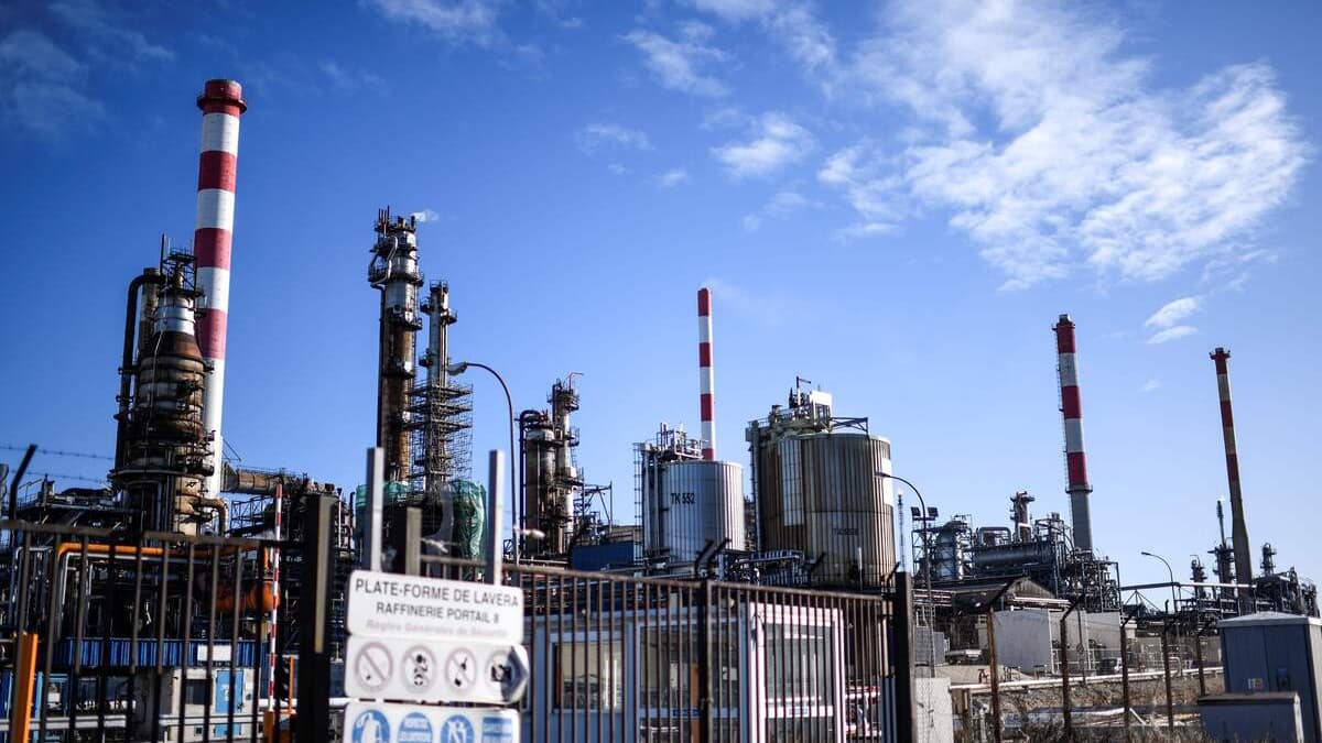 Pétrole: l'OPEP+ maintient son rythme prudent de hausse de la production