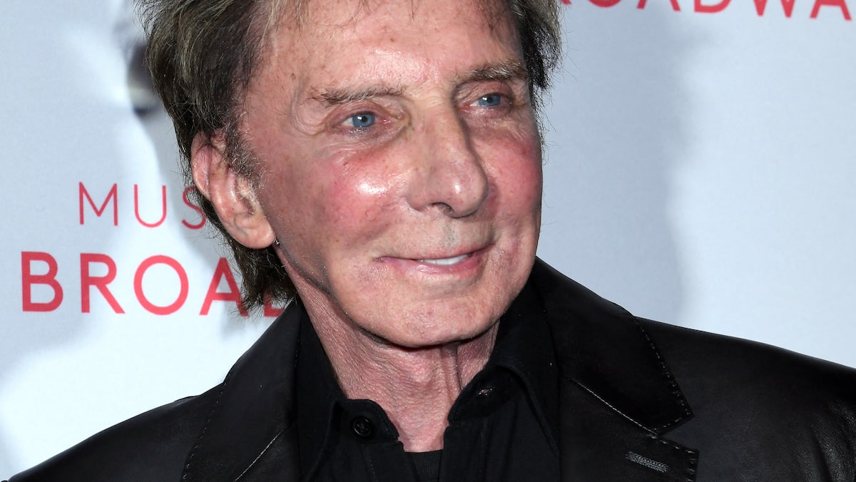 «J'ai vraiment hâte de remonter sur scène»: le chanteur Barry Manilow fait le point sur le «calvaire» de son cancer du poumon