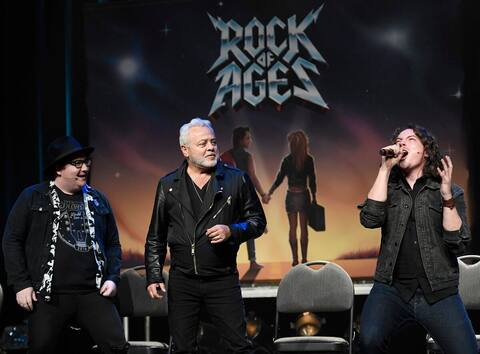 Dévoilement du spectacle en résidence qui sera présenté au Capitole de Québec à l'été 2022, Rock of Ages, le mercredi 3 novembre 2021. Sur la photo, on voit Tommy Joubert, Manuel Tadros et Jordan Donoghue.