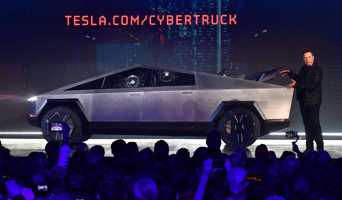 Près de 150 000 précommandes pour le «Cybertruck» de Tesla ...
