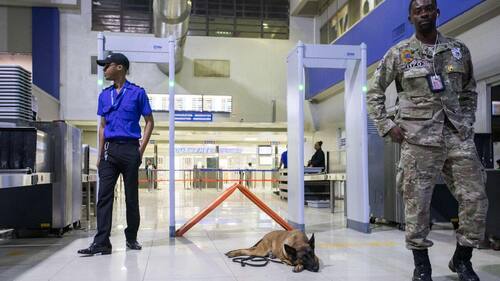 un ancien paramilitaire haitien expulse des etats unis arrete a son arrivee a port au prince tva nouvelles