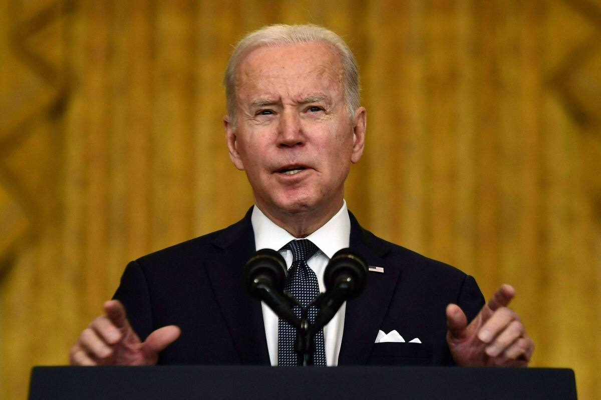 Une invasion russe en Ukraine reste &laquo;possible&raquo;, lance Joe Biden