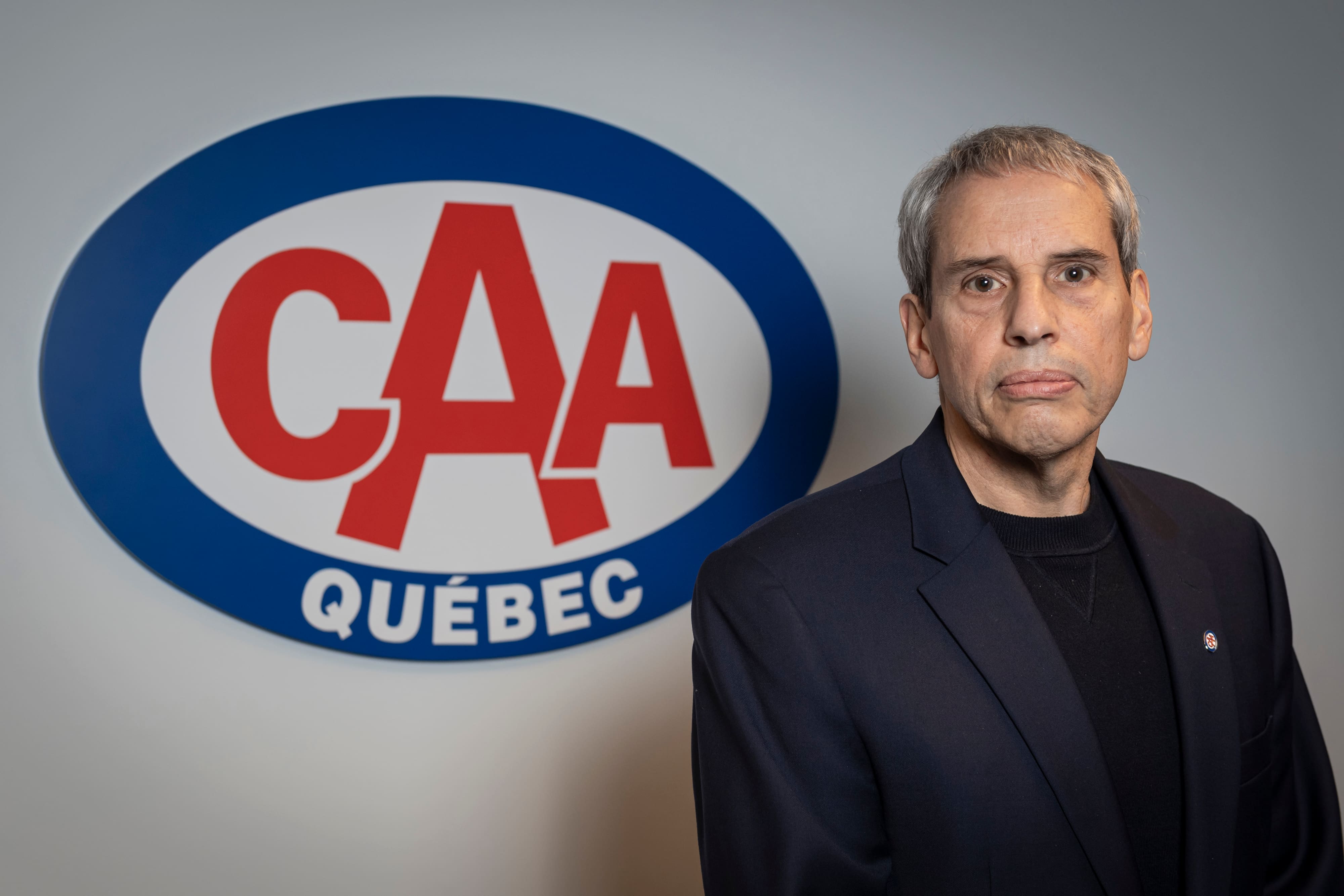 Le directeur de la Fondation CAA-Québec pour la sécurité routière, André Durocher, soutient que le fait de ralentir devant un établissement scolaire devrait être un réflexe pour tous les automobilistes, particulièrement pour les parents qui ont un enfant d’âge primaire ou secondaire.
