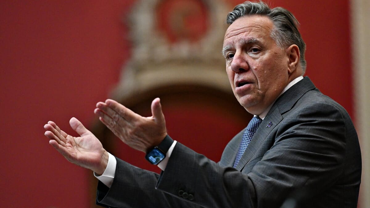 Nouveaux médecins forcés de travailler au public: potentiellement discriminatoire, reconnaît Legault