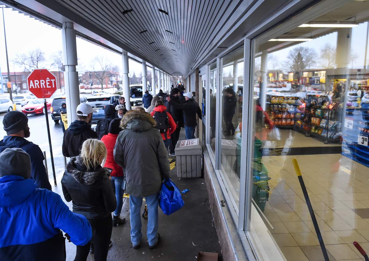 Couvre-feu: encore plus de files d'attente à prévoir près des épiceries? | JDQ
