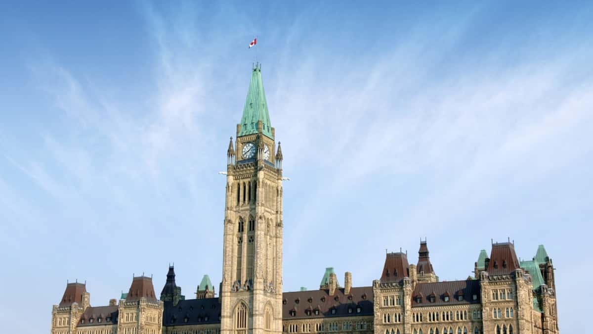 Où vont vos impôts: des voyages coûteux et de douteux rapports de dépenses