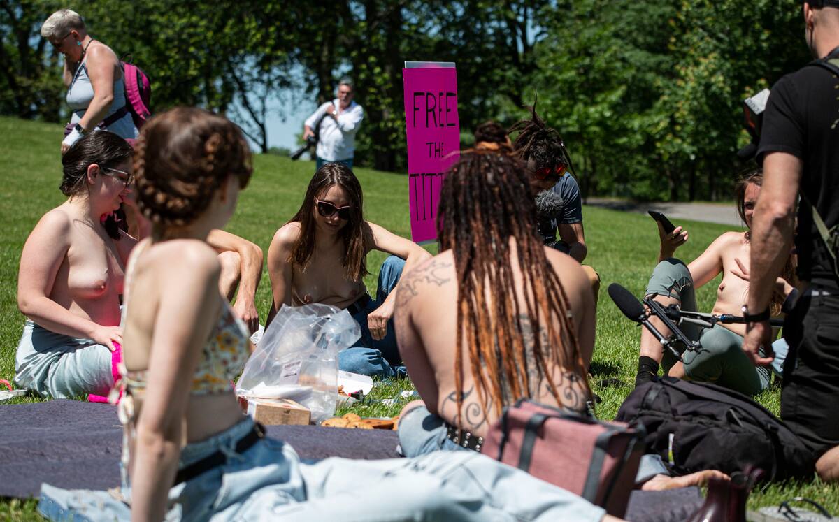 Manifestations &agrave; Montr&eacute;al et Qu&eacute;bec : le mouvement &laquo;lib&eacute;rez les seins&raquo; prend de l'ampleur