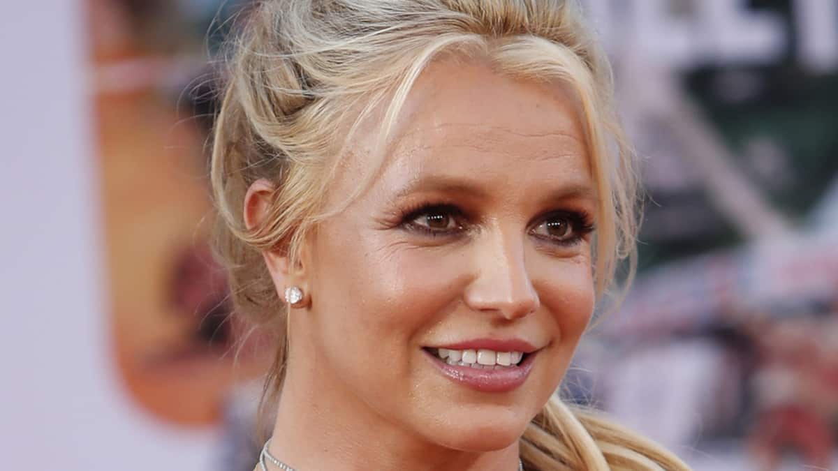 Britney Spears s'engage à ne plus jamais sortir avec un autre homme