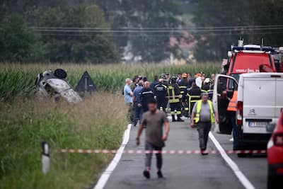 Una ragazza è morta in uno scontro aereo-auto in Italia