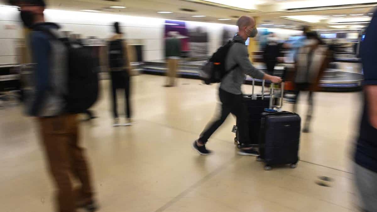 Les compagnies aériennes américaines demandent la fin des tests COVID pour les vaccinées