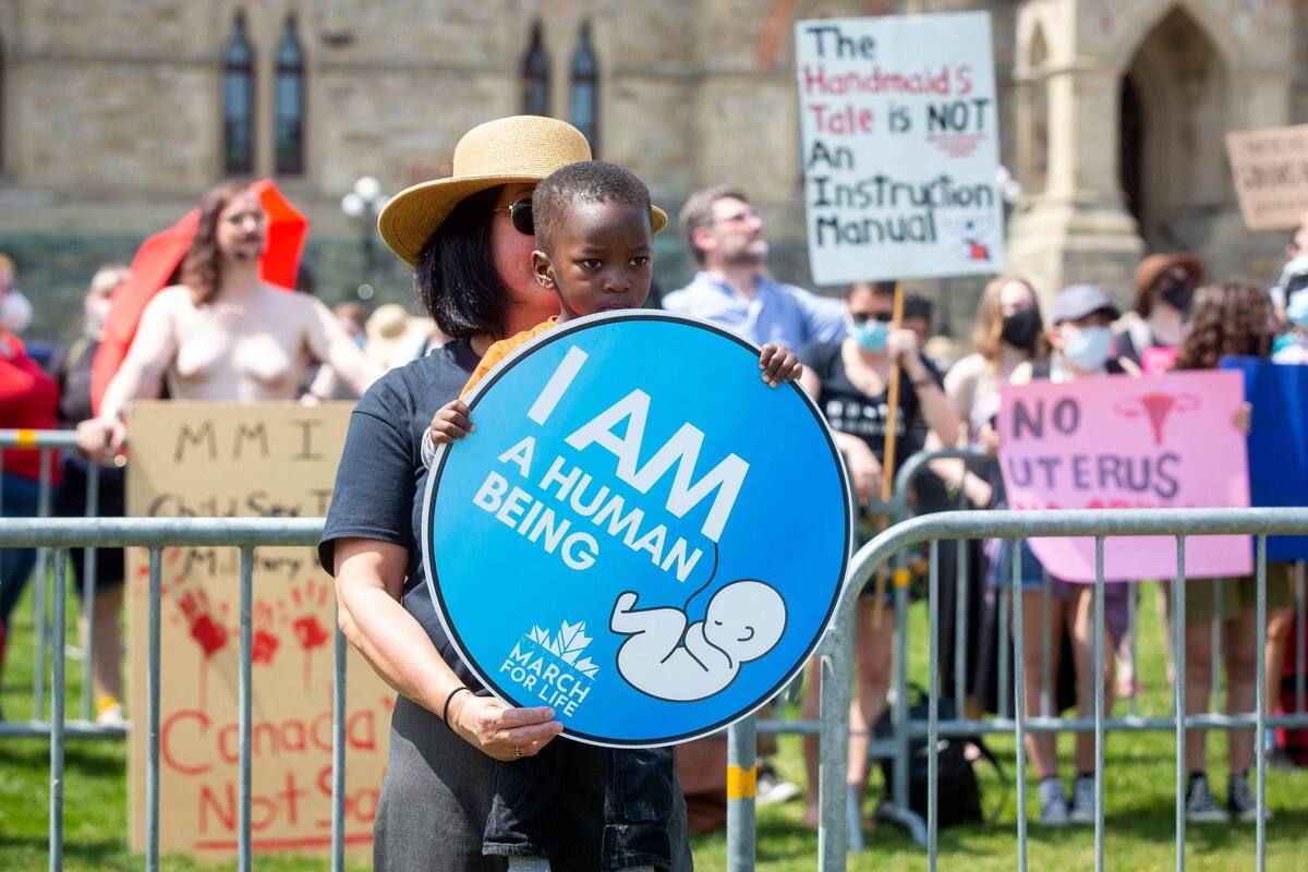 Des militants antiavortement manifestent &agrave; Ottawa