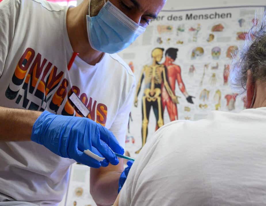 Image principale de l'article Ces trois pays vont offrir une 4e dose de vaccin
