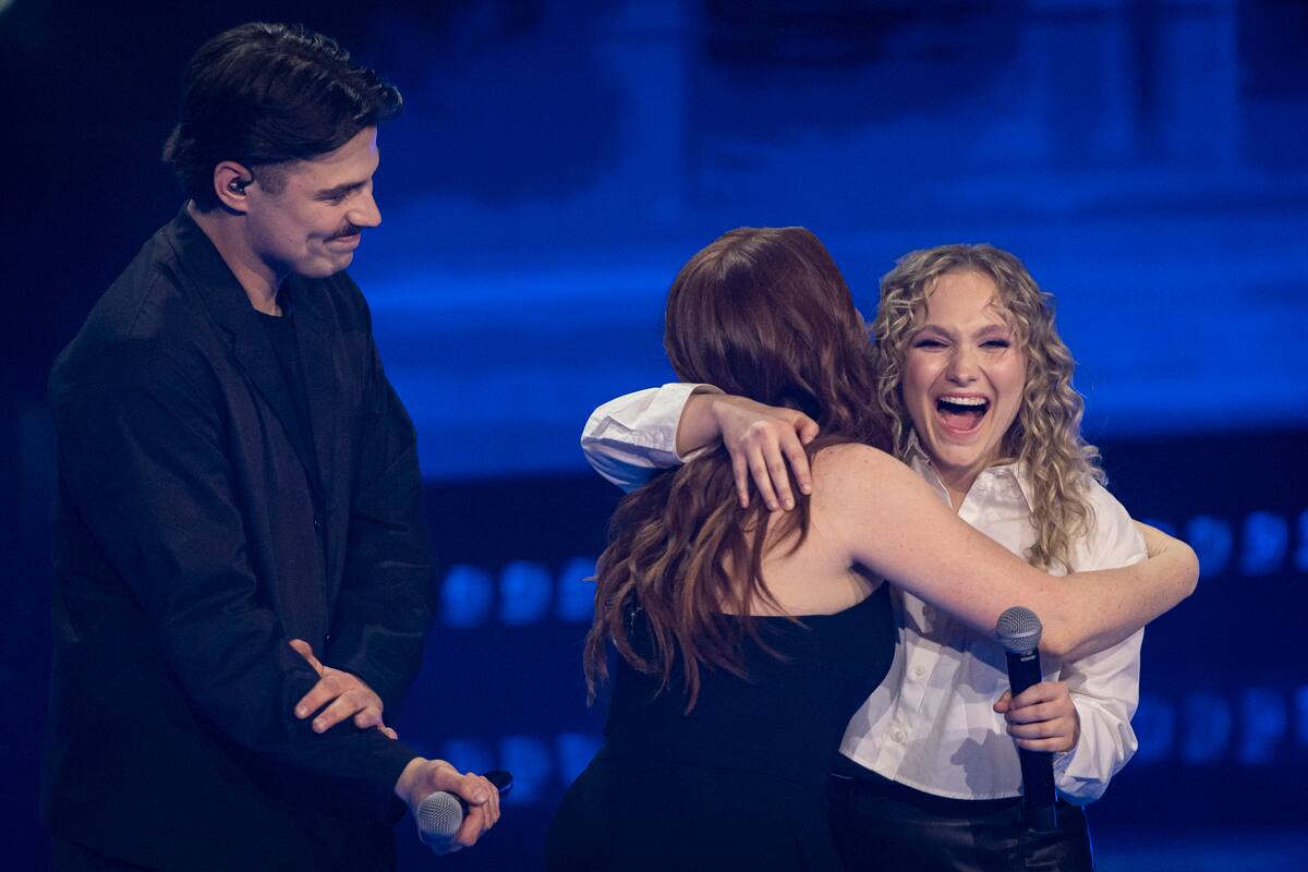 Joël et Camille ont été éliminés, dimanche, au 10e variété de la saison de «Star Académie». C’est Victoria, tout sourire, qui a été sauvée par le public.