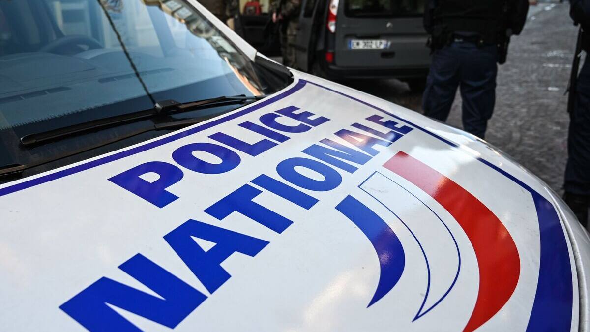 Un policier découvre deux bébés dans son congélateur; sa femme est arrêtée