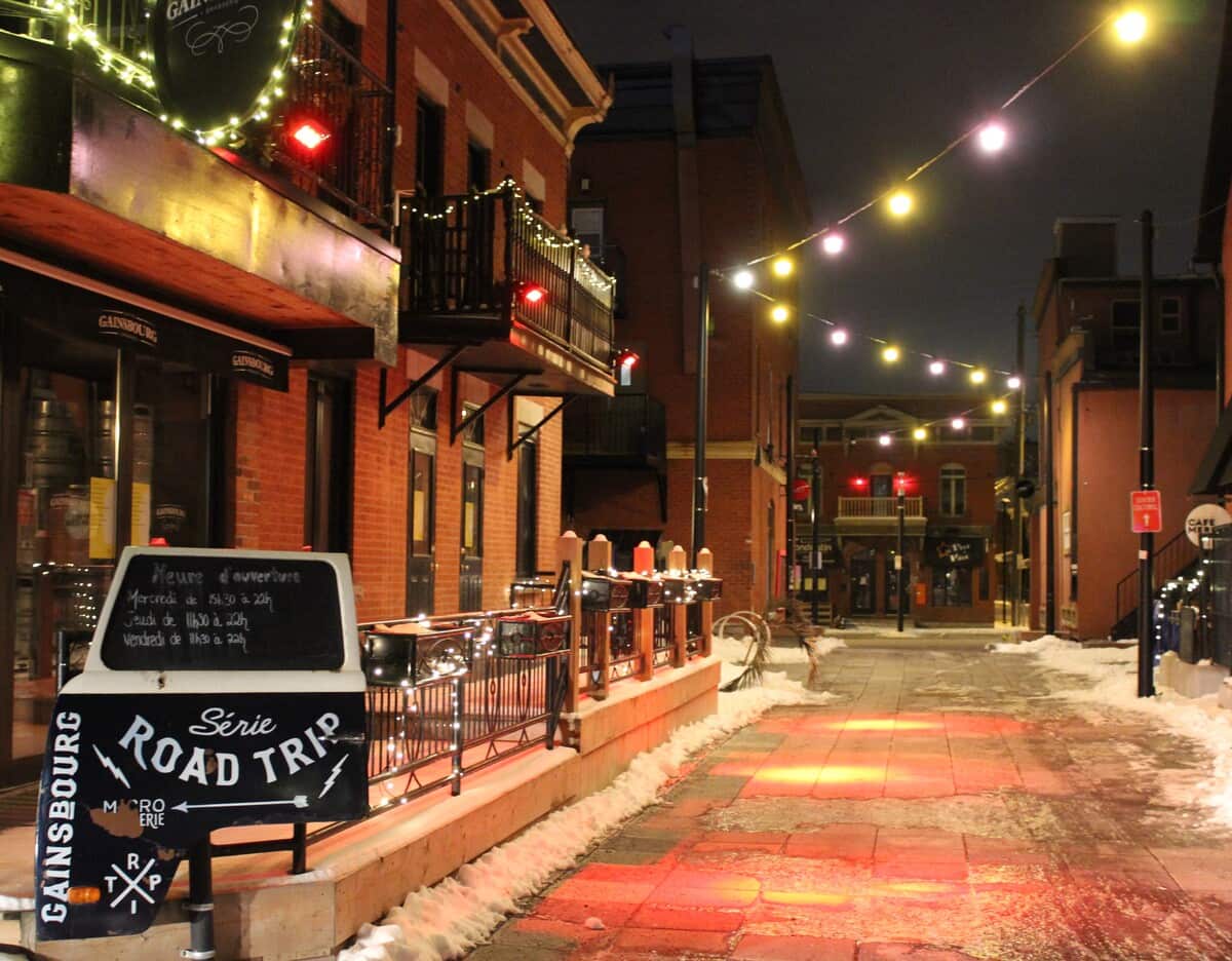 Les rues sont vides à Gatineau