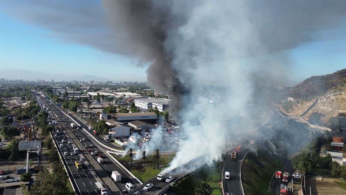 Un camion explose et fait au moins trois morts au Chili