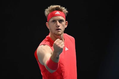 Félix Auger-Aliassime durante su partido de segunda ronda ante el español Alejandro Davidovich Fokina, la noche del martes al miércoles, en el Abierto de Australia
