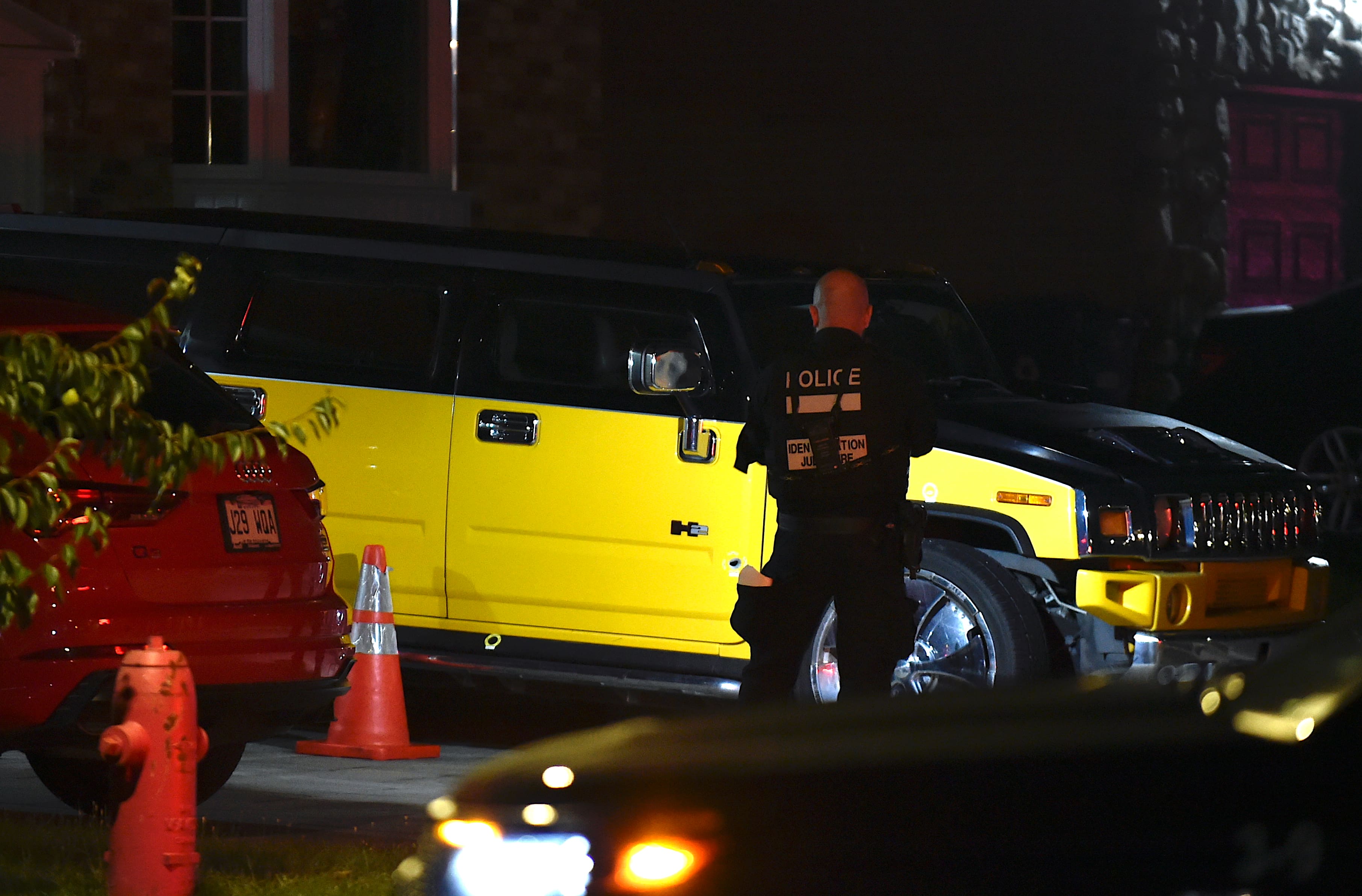 Un Hummer et une résidence visés par des coups de feu à Dollard-des-Ormeaux