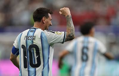 O argentino Lionel Messi foi inscrito deux buts contre l'Autriche, lundi, em Dallas.
