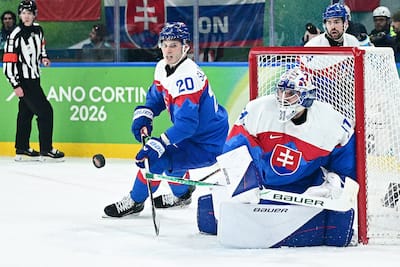 Juraj Slafkovsky continuou no lançamento dos Jogos de Milão-Cortina. Le Canadien mis sur lui pour aller le mener le plus loin Possible cette saison. (Foto JULIEN DE ROSA/AFP)