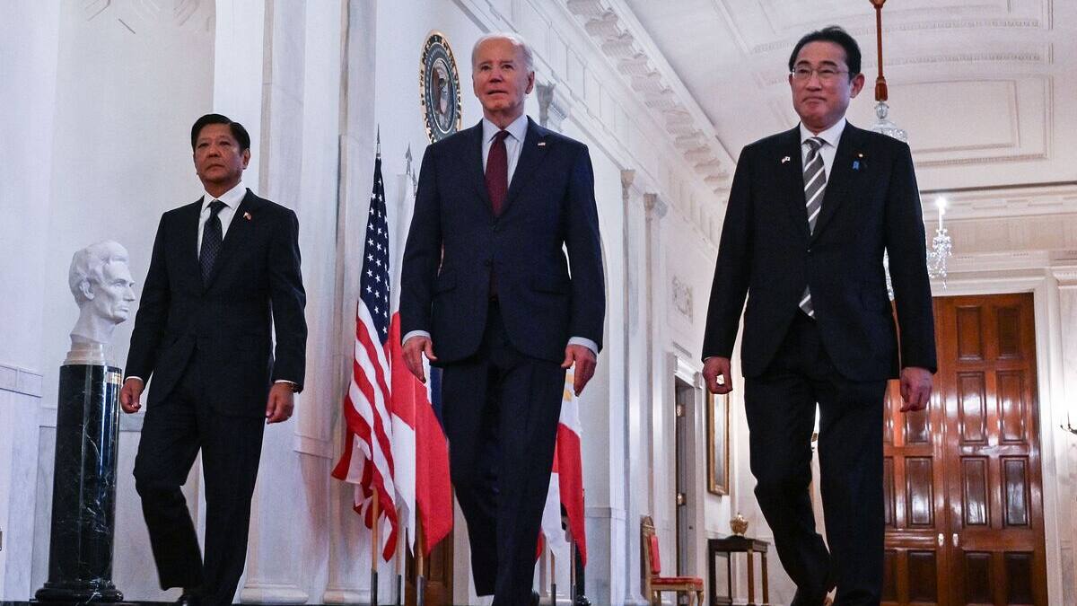 Joe Biden pledges to defend the Philippines if it is attacked in the South China Sea Joe Biden pledges to defend the Philippines if it is attacked in the South China Sea