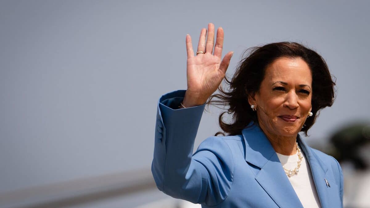 It's easy for Kamala Harris, because Trump is so bad. It's easy for Kamala Harris, because Trump is so bad.