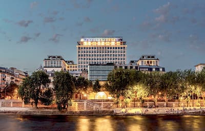 Las cuentas de gastos del ex director general del puerto de Montreal durante sus viajes al extranjero fueron especialmente elevadas.