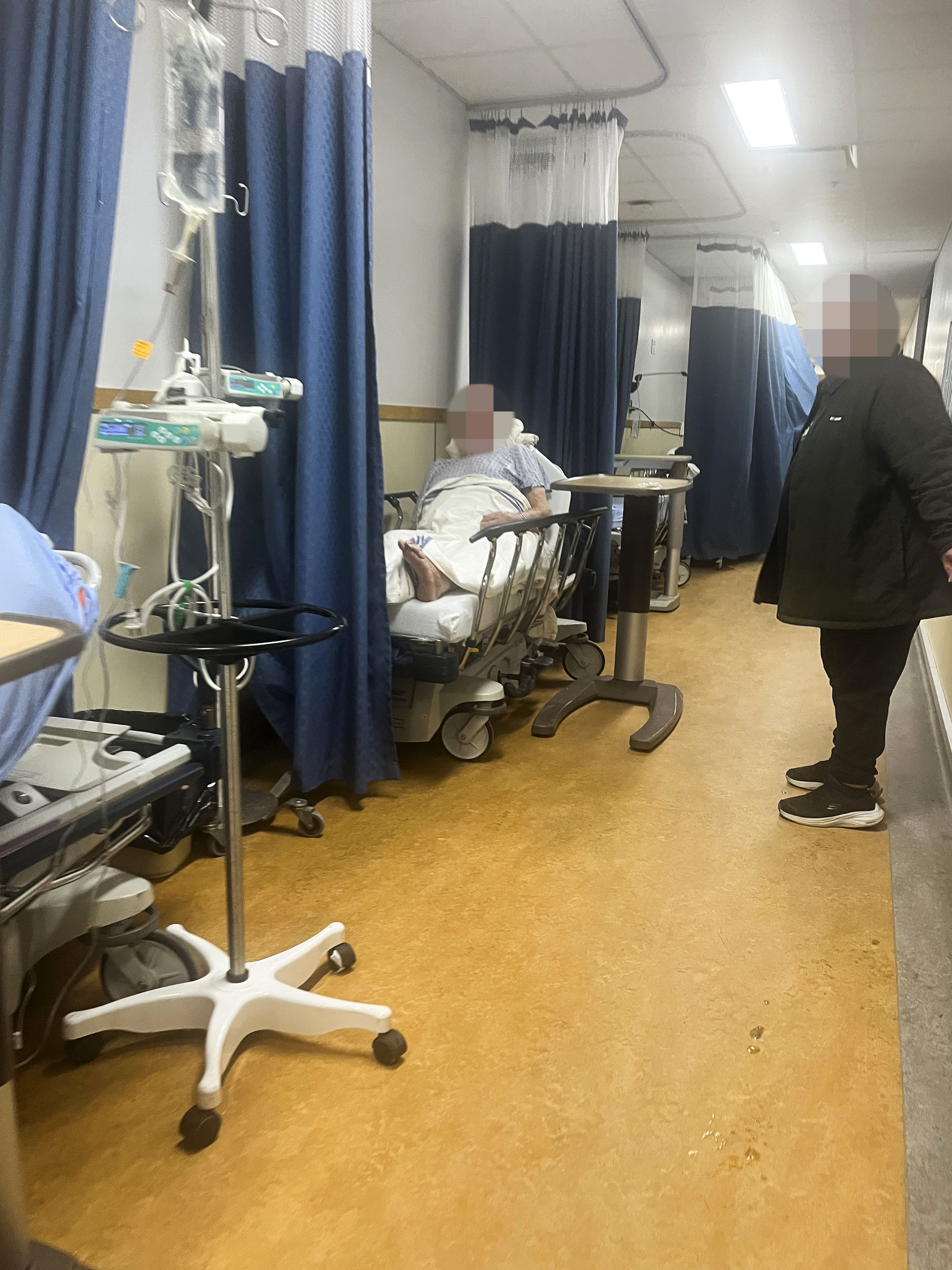 Urgence engorgée: une aînée morte sans aide dans le corridor à Pierre-Le Gardeur