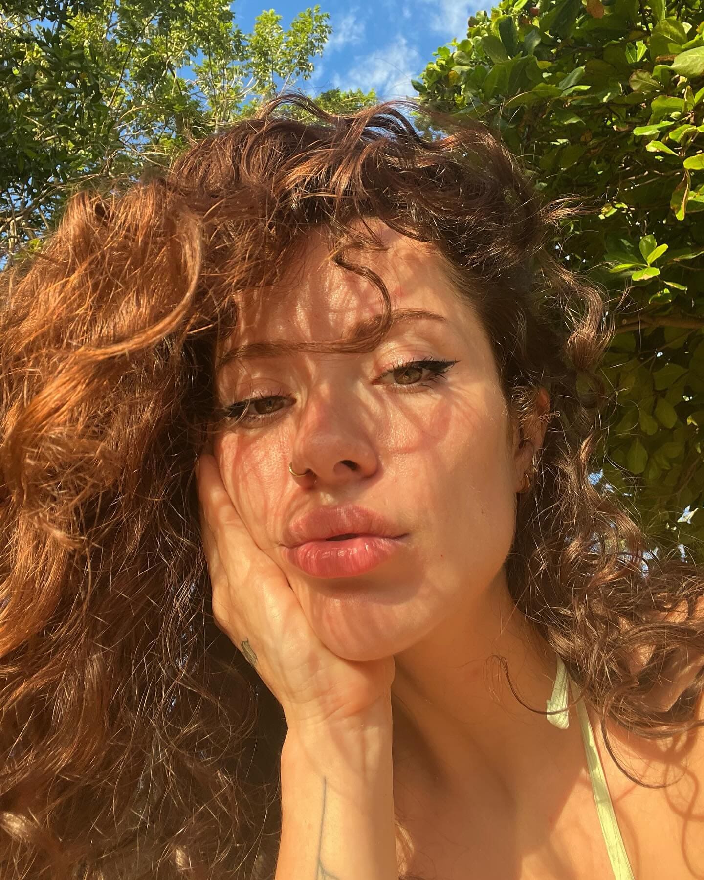 Plus de cheveux gras avec ce truc infaillible!