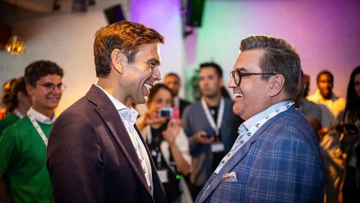 Course à la chefferie du PLQ: les candidats courtisent les jeunes