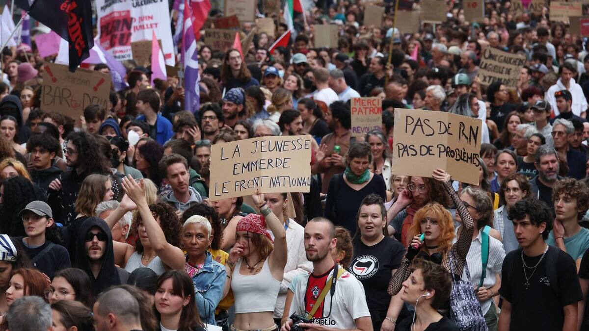 Législatives en France: des dizaines de milliers de manifestants attendus contre l'extrême droite