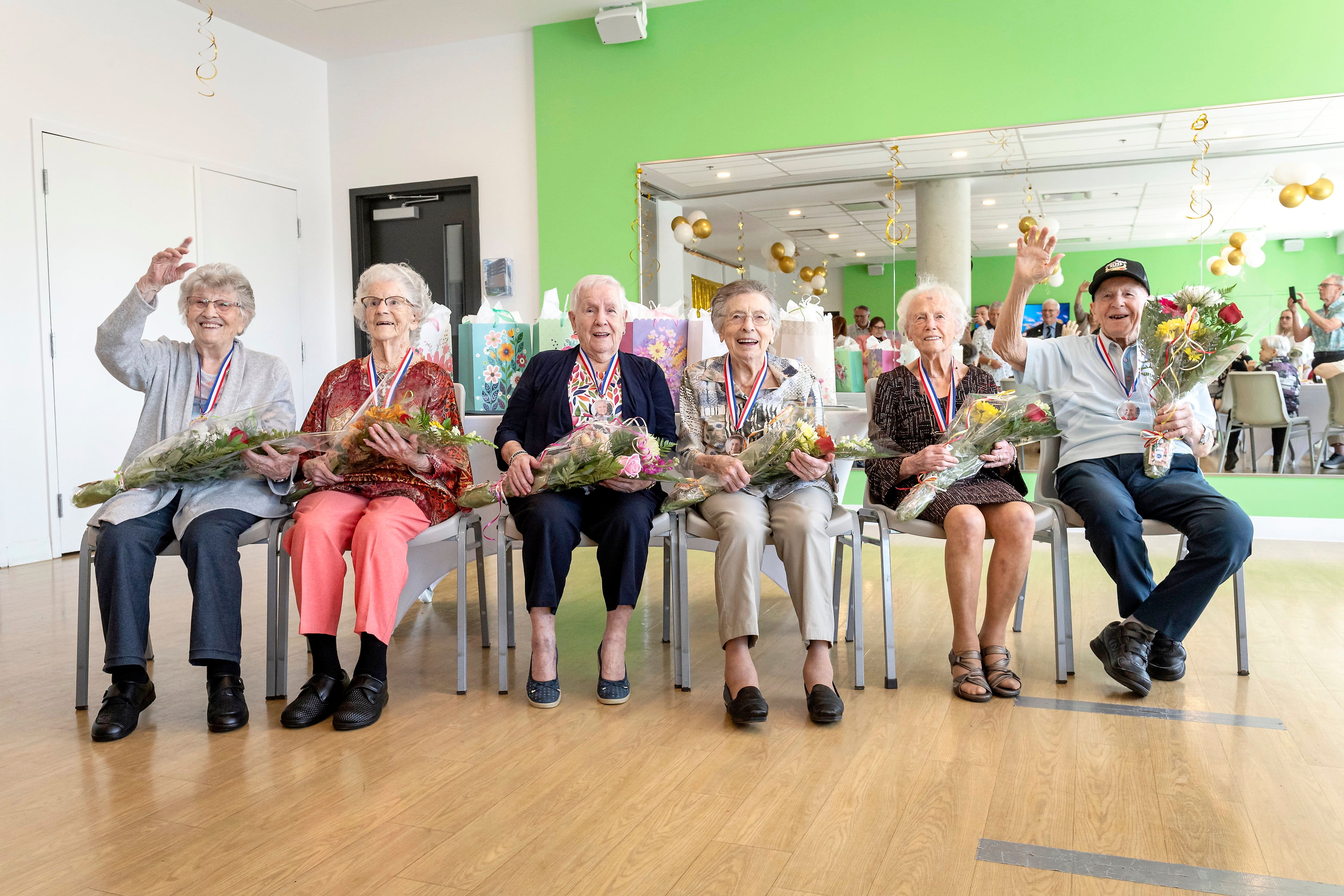 Ils totalisent 602 ans: 6 centenaires honorés dans la même RPA