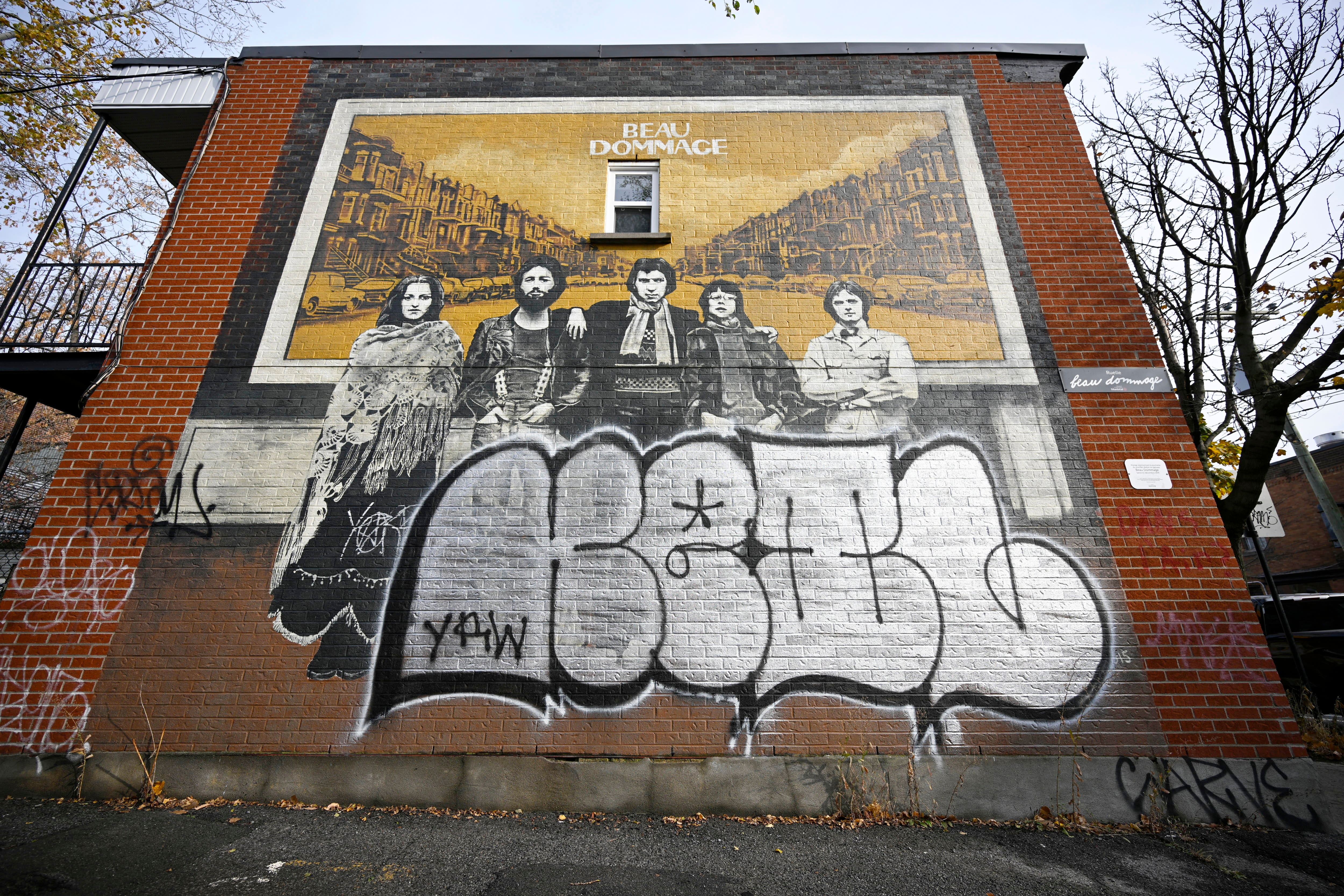 La murale montr&eacute;alaise de Beau Dommage vandalis&eacute;e