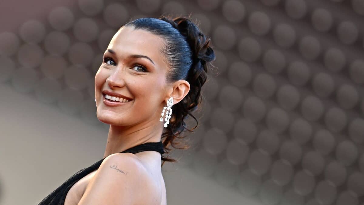 Adidas retire la mannequin d'origine palestinienne Bella Hadid d'une pub controversée